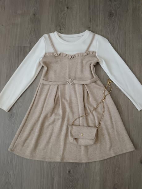 Upletove šaty s kabelkou, 140