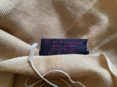 Šál z kasmiru a hodvabu,