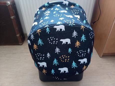 Strieška na autosedačku čierna, 