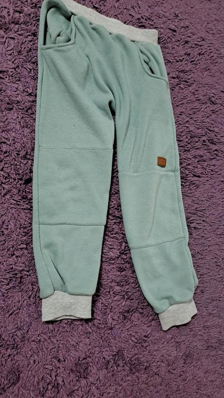 Chlapčenské tepláky, 128