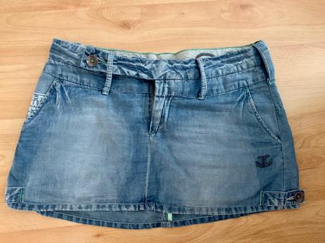 Dámske oblecenie, s