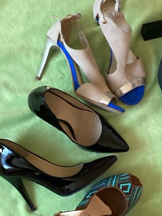 Čierne lodičky sala, 36