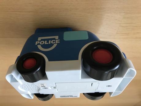 Policajné auto s postavičkou,