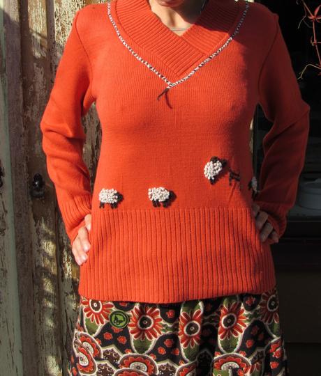 Vlnený pulóvrik s ovečkami, m