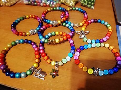 Náramky z miracle korálok, krásny svietivý odlesk,