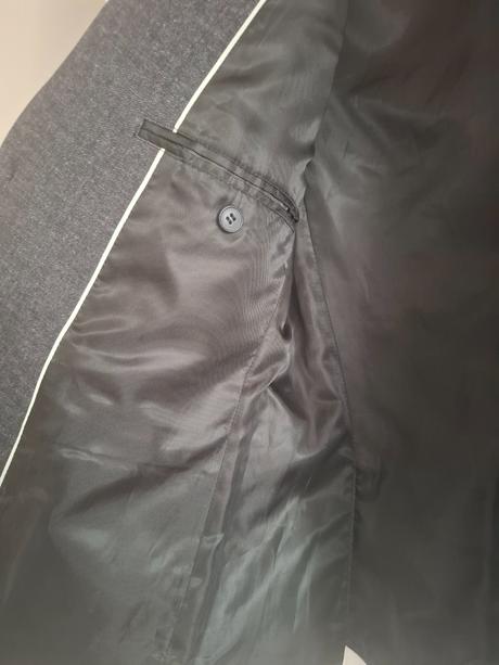 Chlapčenské sako, 158