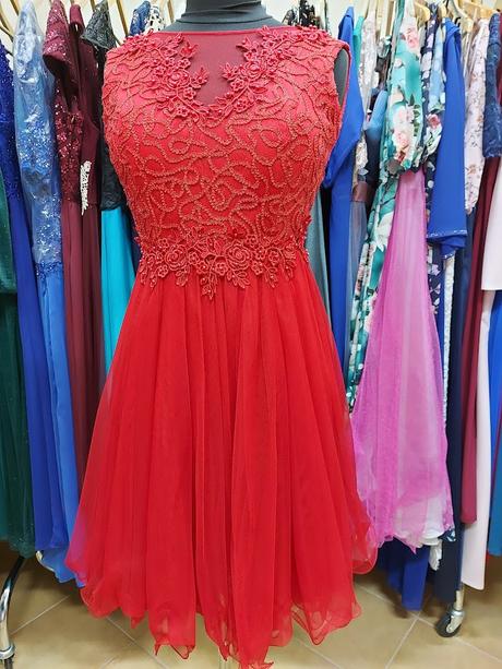 Červené šaty vo veľkosti s, s