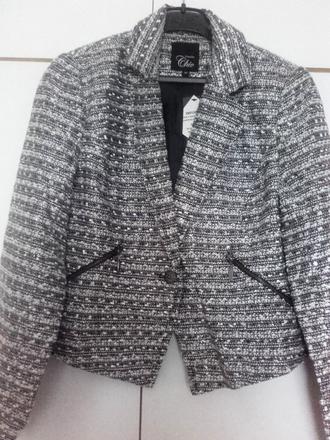 Blejzer, aj so sukňou, 40