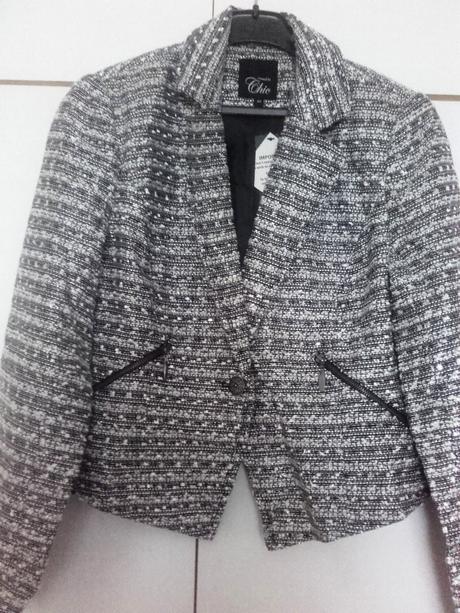 Blejzer, aj so sukňou, 40