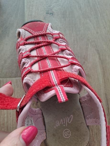 Trekové sandálky, 28