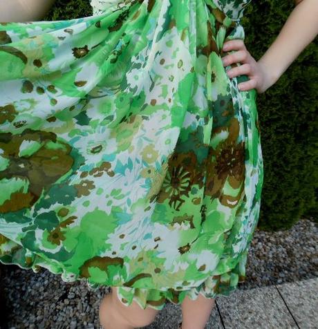 Šaty dámske - ihneď k odberu, m