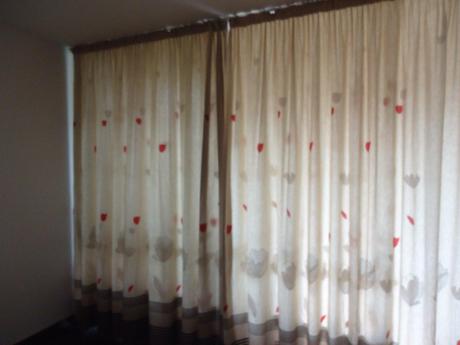 Záclona+záves set s rovnakým vzorom na veľké okno,