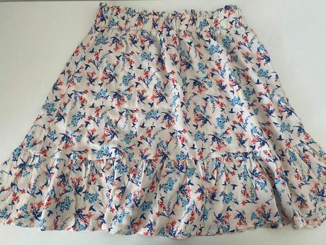 Kvietkovā  sukňa, s