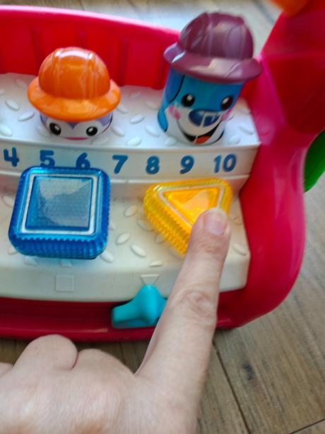 Fisher price hračka v maďarčine,