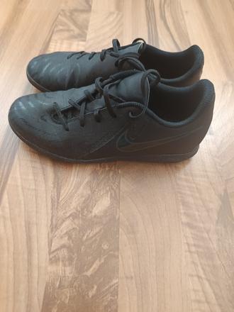 Chlapčenské halovky, nike,36