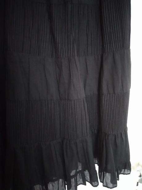 Čierna elegantná sukňa v. m (+taška nová zadarmo/, m