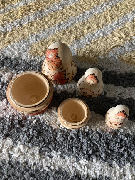 Drevená menšia matrioška, 