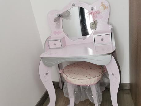 Detsky kozmeticky stolik, 