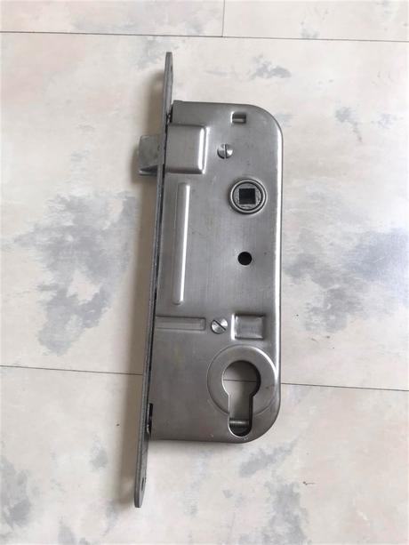 Zadlabovací zámok na bránku fab, 