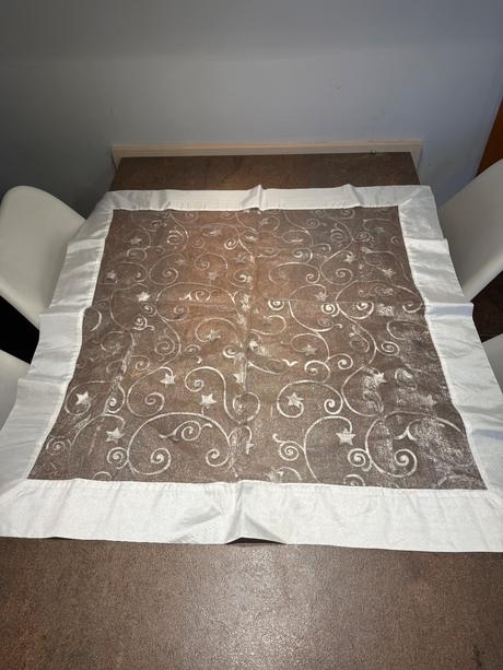 Vianočný obrus 80 krát 80 cm, 