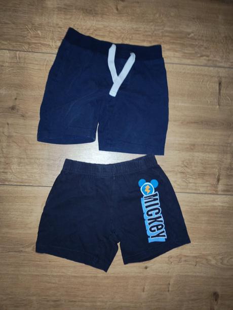 2 kraťasky, lupilu,98