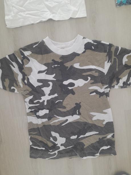 Nosené krásne tričká veľkosť 146 kúpené v rakúsku,, takko,146