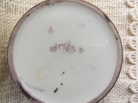 Starozitna vyse 100 rocna sperkovnica,