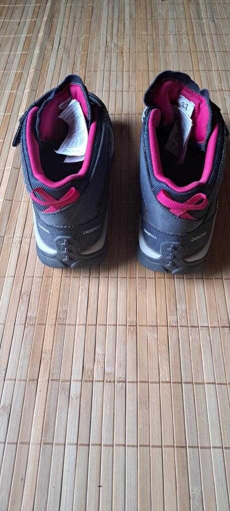 Turistické tenisky, quechua,33