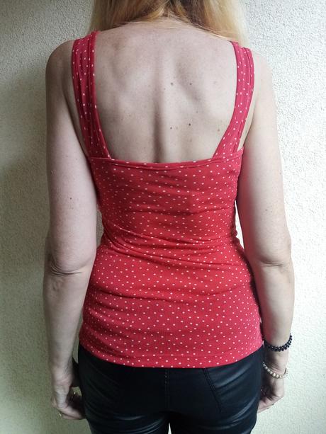 Červené ramienkové tričko s bielymi bodkami, 36