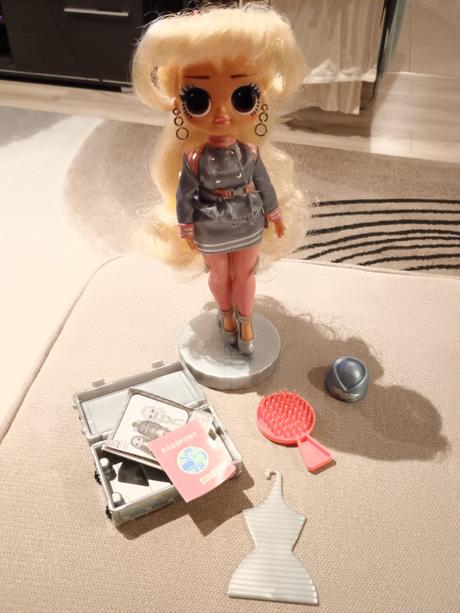 Lol surprise world travel,