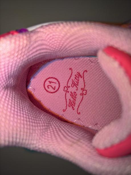 Hello kitty tenisky, 21