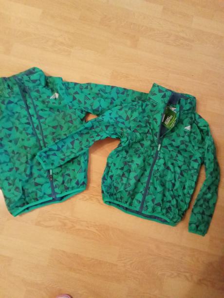 Bundy do dažďa, 122