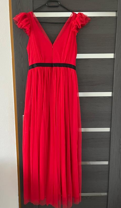 Červené tylové šaty, s