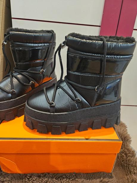 Snehule 36 zateplene sedí na 35,5, 36