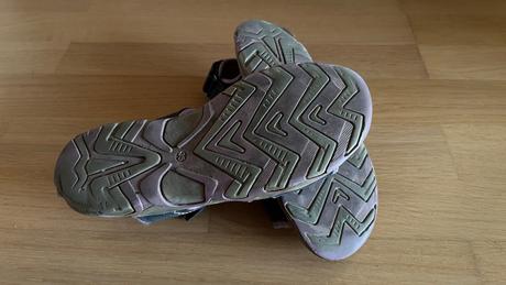 Športové sandálky, 35