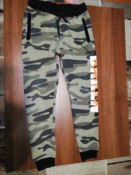 Tepláky, chapter young,146