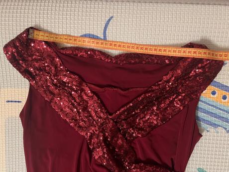 Plesove saty s flitrami, 40