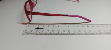 Dievčenské dioptrické okuliare,