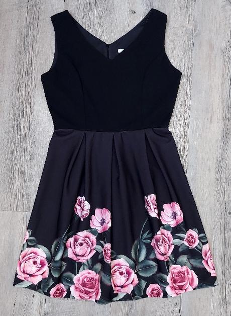 Šaty s ružičkami, m