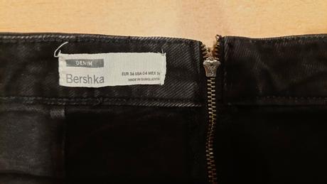 Predám riflovú minisukňu bershka veľ.36(s), bershka,s