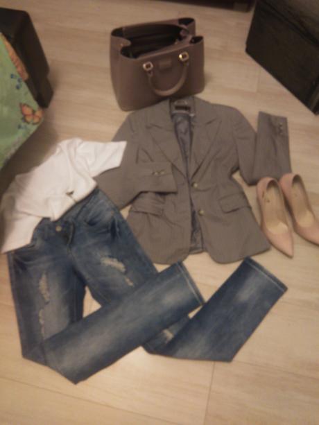 Prúžkované šedé sako, s