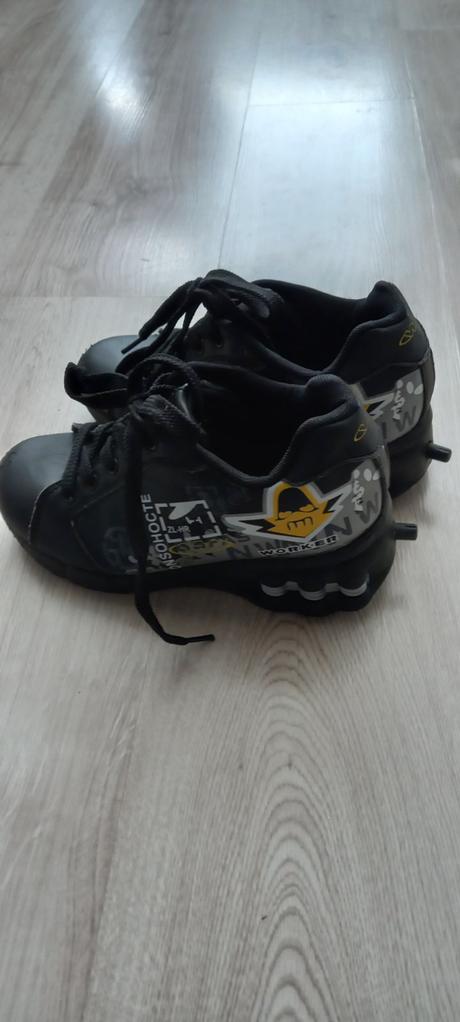 Topanky na kolieskach worker, 35