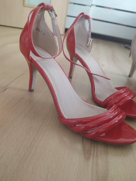 Sandálky lesklé, 37