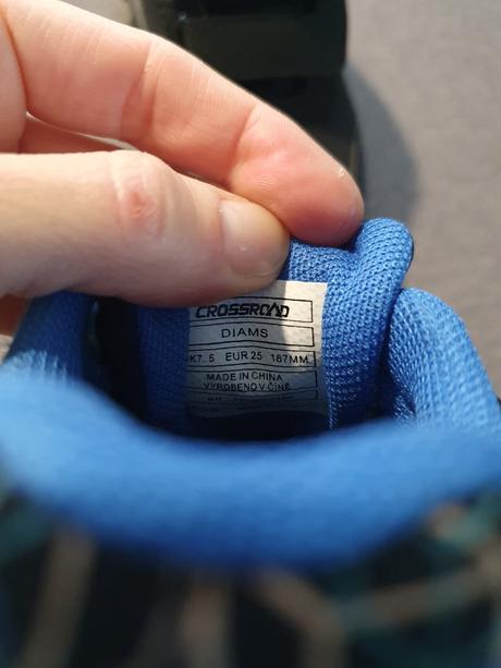 Športové topánky, 25