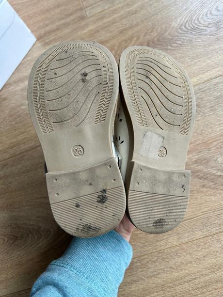 Dievčenské spoločenské topánočky, 25