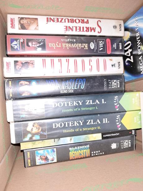 Vhs videokazety,