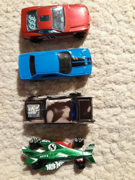 Autíčka hot wheels, 
