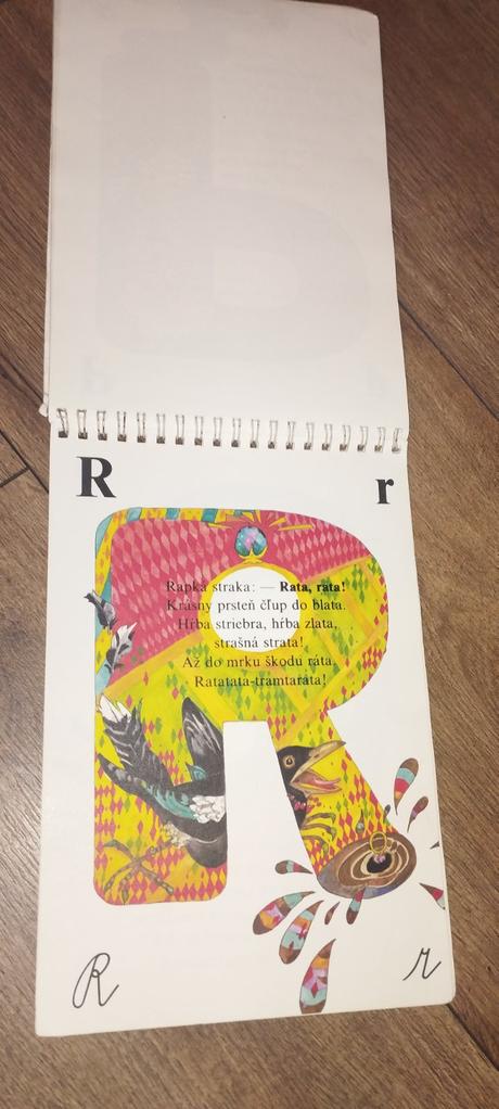 Kráľ abecedár ponúka alebo písmenká z klobúka, 