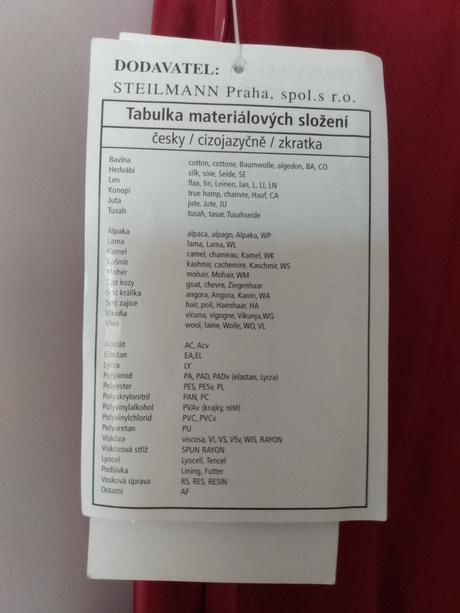 Jednoduché bordove šaty, 42