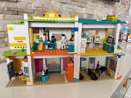 Lego friends medzinárodná škola, 